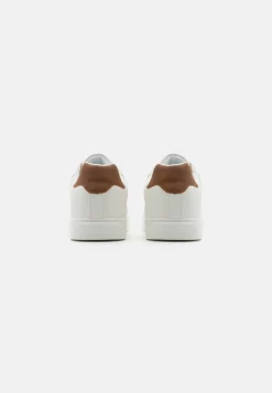 Pier One Sneakers Laag - White -Pier One Verkoopwinkel 0d68a4c32b96494b83f0888dc073cae5 scaled