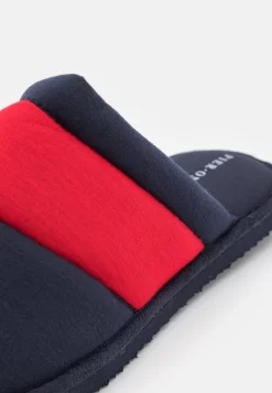 Pier One Unisex - Pantoffels - Dark Blue/Red -Pier One Verkoopwinkel 3873ff5ffc164a00938853720f513c10 scaled