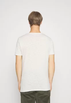 Pier One T-Shirt Basic - Off-White -Pier One Verkoopwinkel 93fe281cdfcb4863857b57bc7b30c1fd scaled
