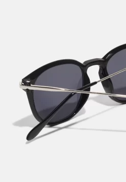 Pier One Zonnebril - Black -Pier One Verkoopwinkel e1238979fc144555bfd451a98b4e6bbf scaled