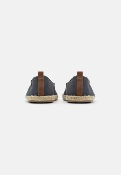 Pier One Unisex - Espadrilles - Dark Grey 8 Pier One Unisex - Espadrilles - Dark Grey -Pier One Verkoopwinkel f42f2547f3174953925ae2af649d0ca0 scaled